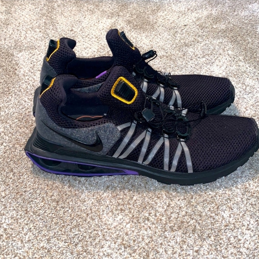 Nike gravity shox